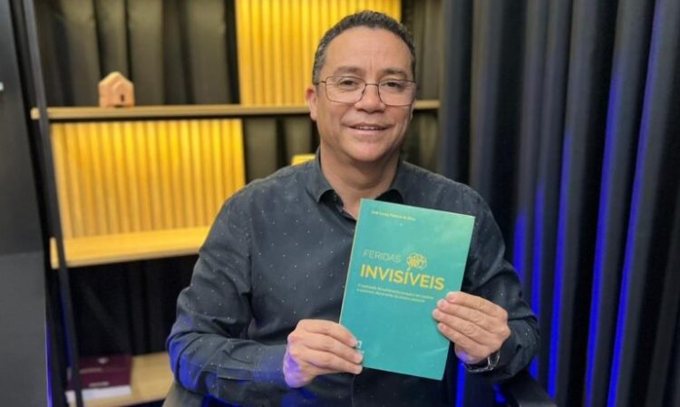 Livro expõe sofrimento psíquico de padres e pastores e rompe silêncio no ambiente religioso