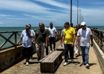 Prefeito de Balneário Piçarras (SC) faz visita técnica ao píer da Praia Central de Marataízes