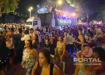 Primeira noite do retorno do Cachoeiraço reúne quase 20 mil foliões e não registra nenhuma ocorrência