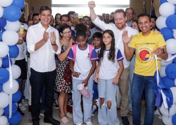 [Linhares] Vice-governador inaugura escola em tempo integral com investimento de R$ 8,5 milhões
