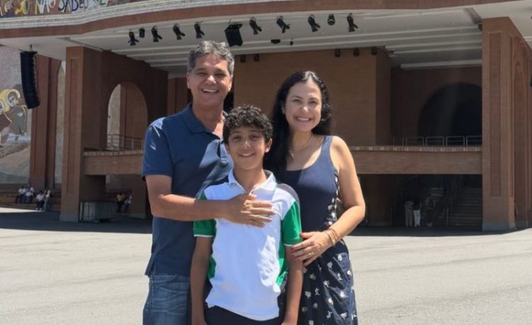 [Fé Cristã] Ricardo Ferraço renova as energias com a família no Santuário de Aparecida