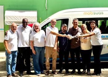 Lar de Idosos de Cachoeiro recebe veículo novo por meio de emenda parlamentar