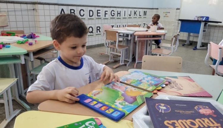 Cachoeiro conquista Selo Ouro do Compromisso Nacional Criança Alfabetizada