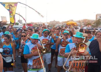 Blocos de rua mantêm o fôlego do Carnaval em Marataízes na segunda-feira (16)