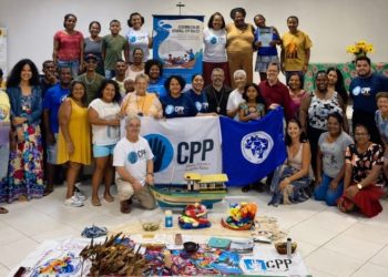 [Piúma] Pescadores e marisqueiras debatem desafios das comunidades tradicionais