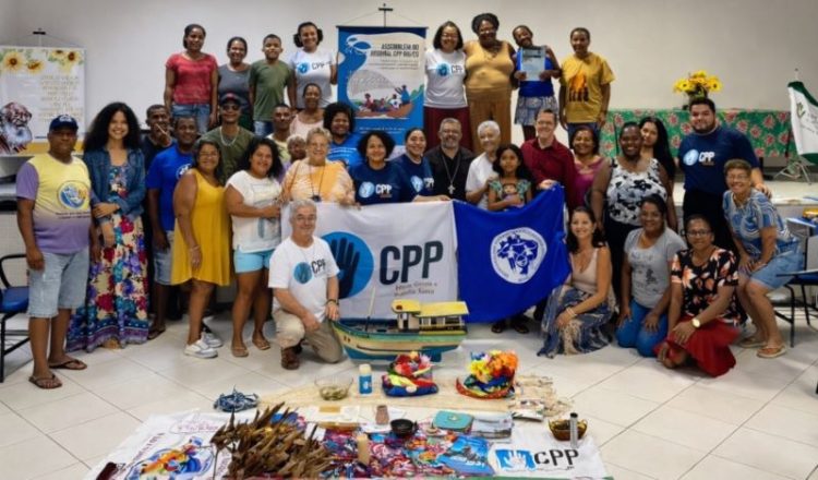 [Piúma] Pescadores e marisqueiras debatem desafios das comunidades tradicionais