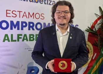 Cachoeiro conquista Selo Ouro do Compromisso Nacional Criança Alfabetizada