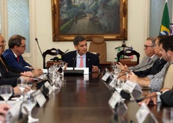 Governador reúne gestores da Segurança Pública para avaliar resultados do “Estado Presente”