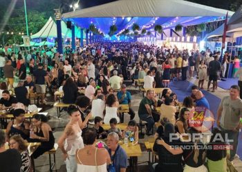 [Sucesso] Festival do Rei tem noite marcada por emoção e grande público, em Cachoeiro