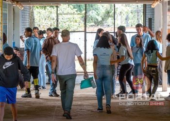 Após dois anos de Pé-de-Meia, abandono escolar no ES cai 40%