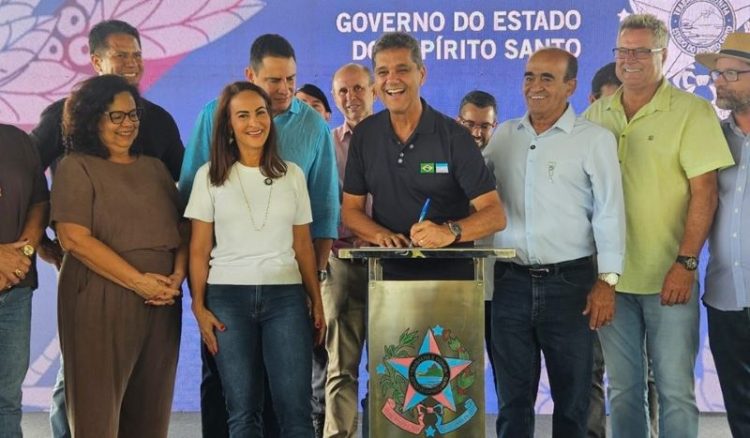 Governador inaugura pavimentação de rodovia e anuncia Contorno Rodoviário Sul de Aracruz