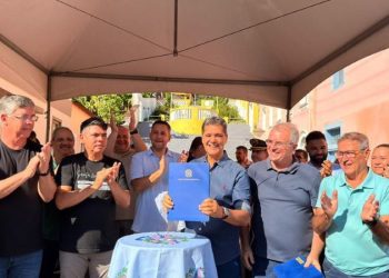 Governador realiza entregas em Santa Leopoldina nas áreas de infraestrutura rural e cultura