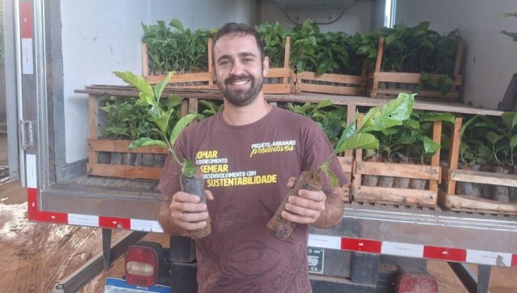 Caravana do Arranjos Produtivos entrega 161,5 mil mudas no norte